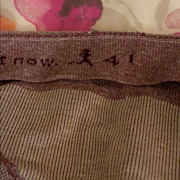 Lululemon run swiftly stripped shirt - Picture 5 of 5